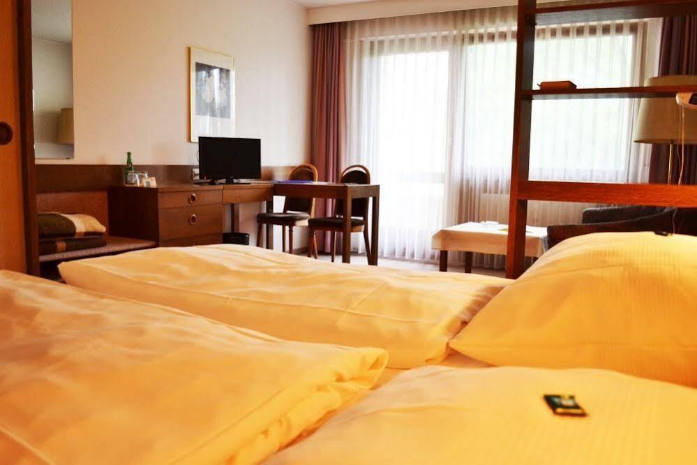 Hotel Quellenhof באד אוראך מראה חיצוני תמונה